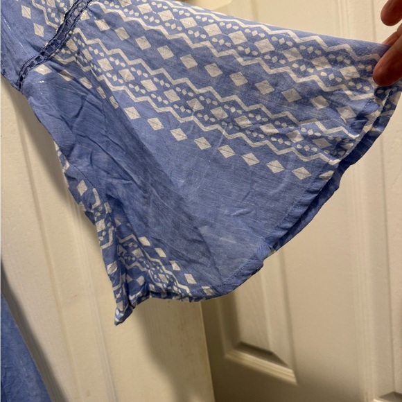 Blue Island Blue and‎ White Ruffled Tie open Front kamona style - Picture 4 of 9